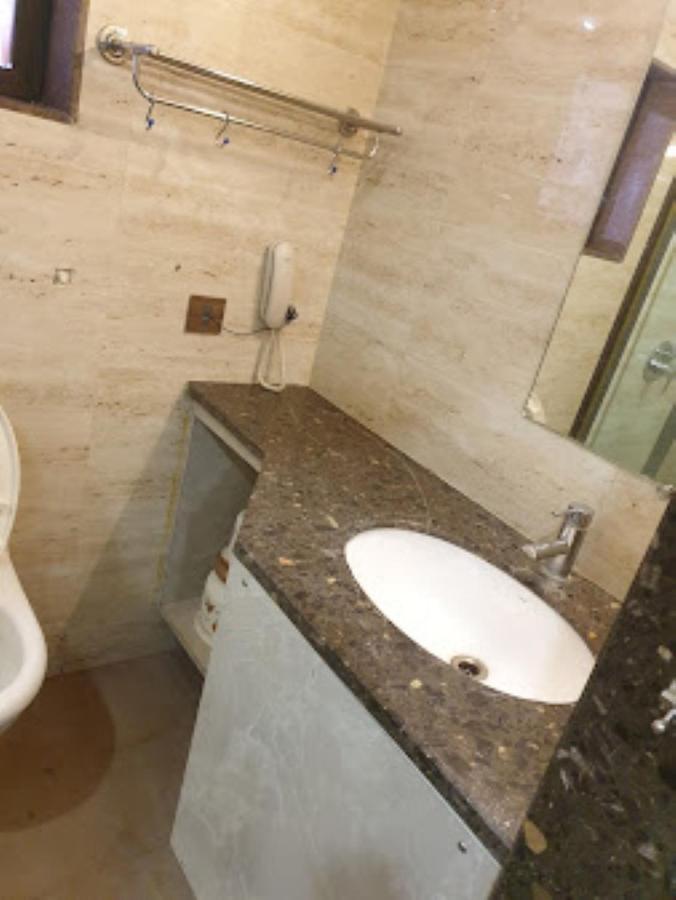 Hotel Radhe Anand Exterior photo